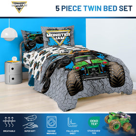 Jay Franco Monster Jam El Toro Loco design adds energetic style to kid's room.