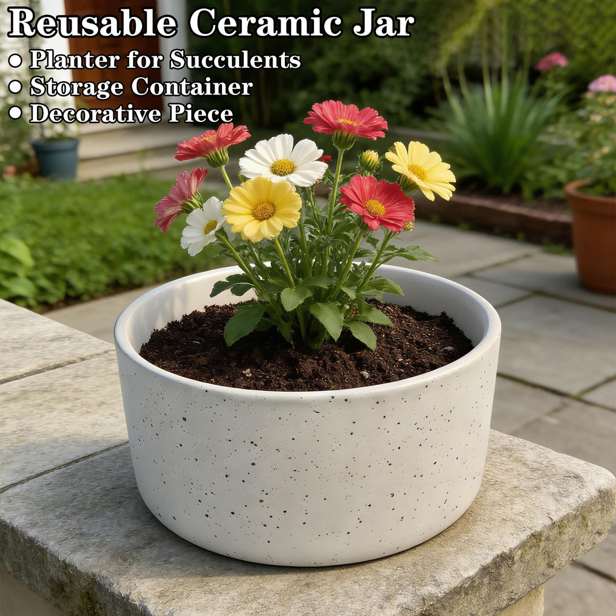 Jayhanvoe creates a pleasant outdoor ambiance with a subtle citronella scent for yards