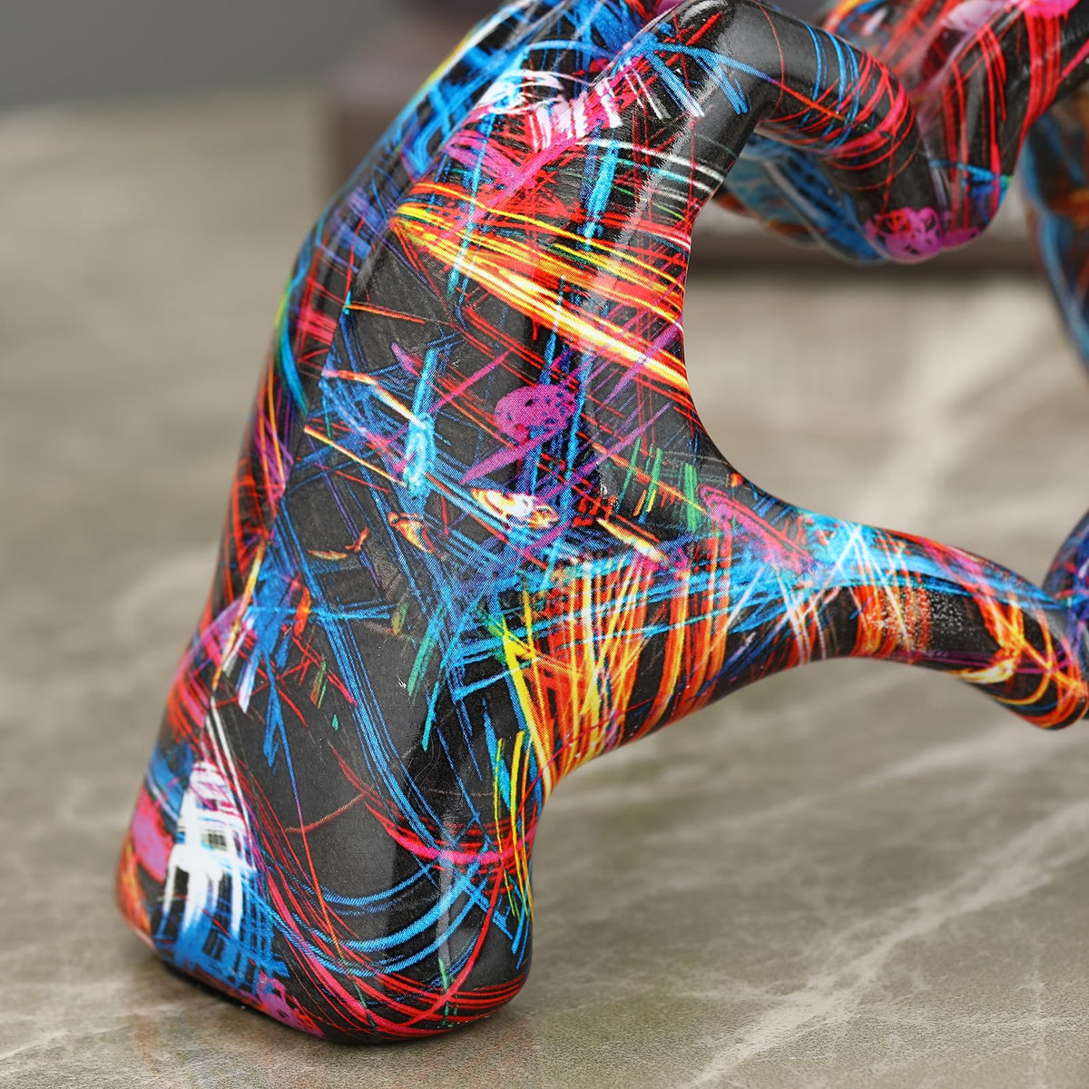 JDPEYI Heart Hands artwork enhances living room decor with modern minimalism