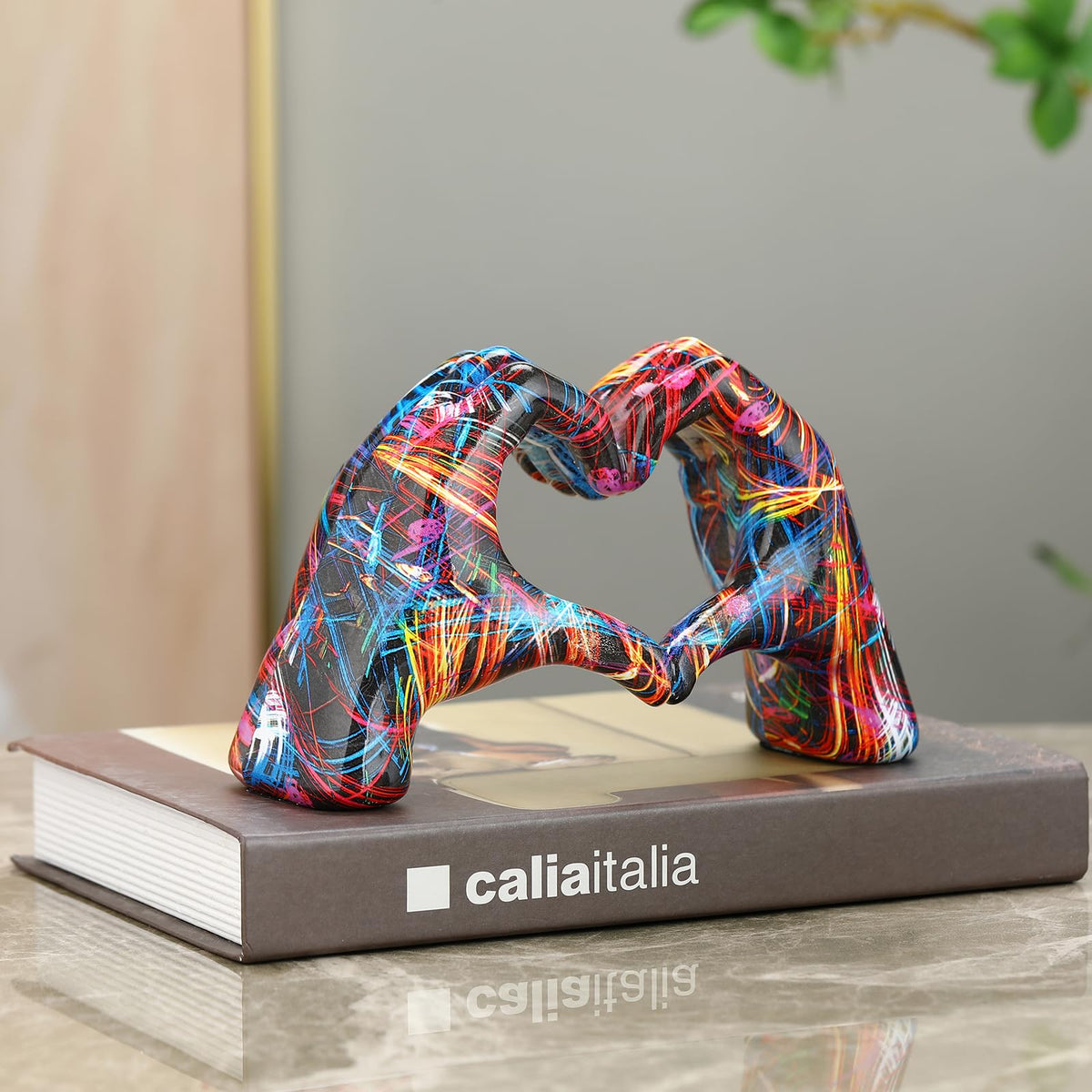 JDPEYI Heart Hands designed as a bracelet holder for organized display