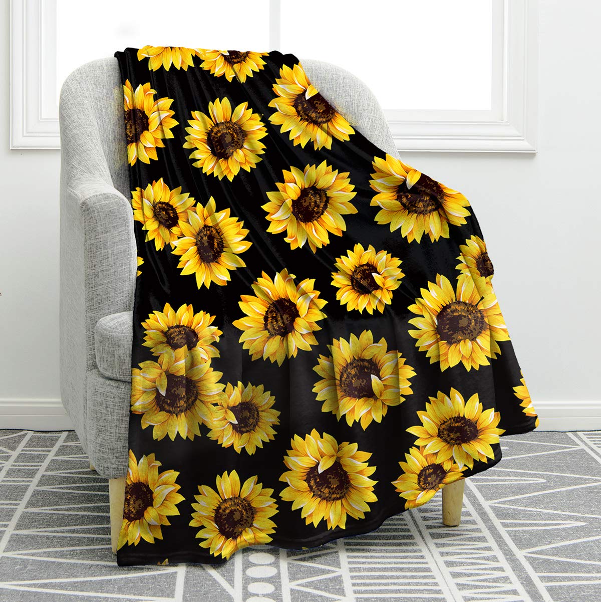 Jekeno sunflower blanket folded, plush softness for cozy moments