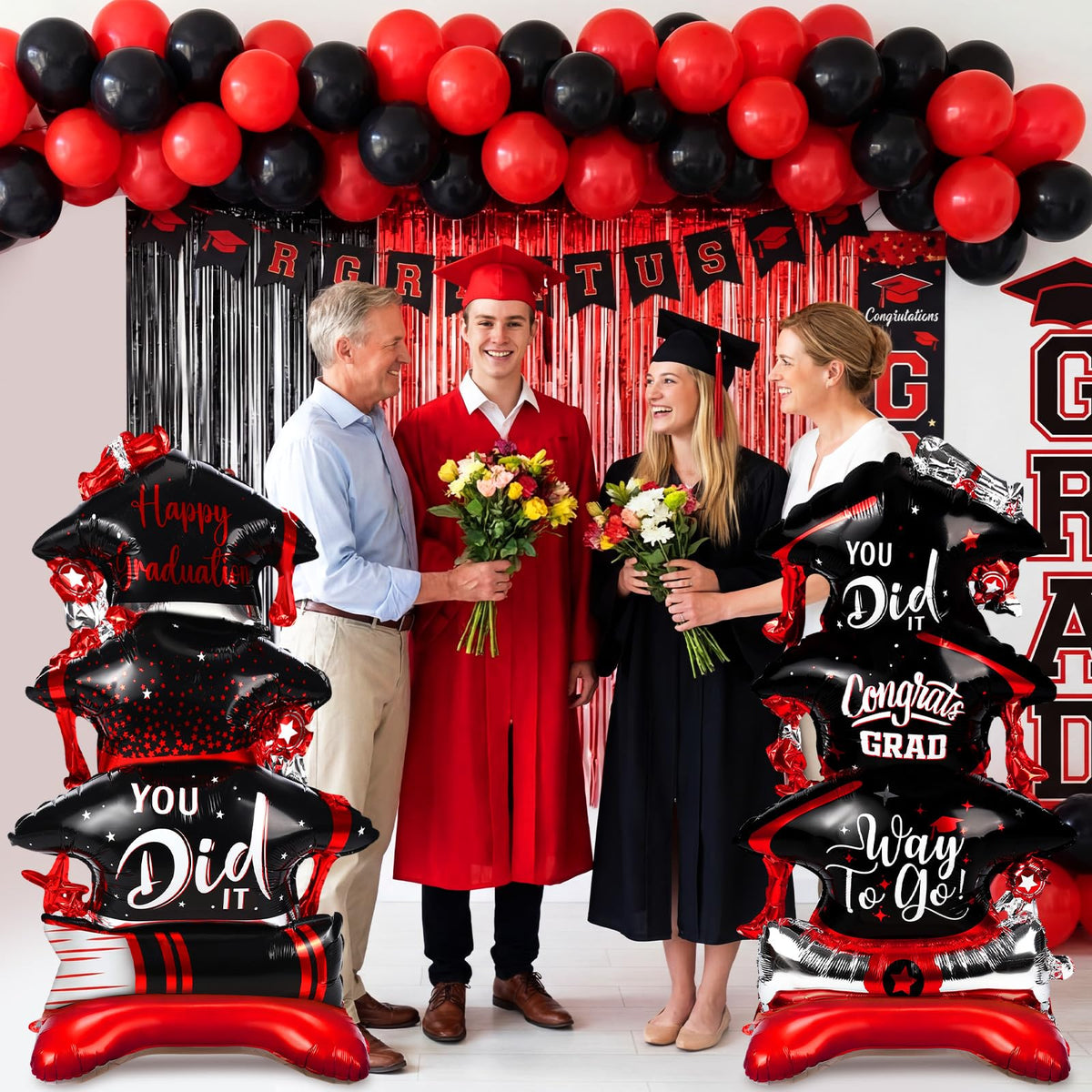 Jenaai giant-size balloons create a welcoming entrance for class of 2026.