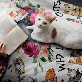 Jepufo cat blanket ultra-soft fabric feels gentle on the skin during use.