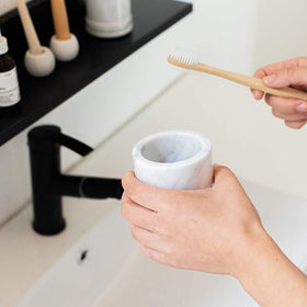 JIMEI Carrara marble texture holder demonstrates durable craftsmanship for daily use.