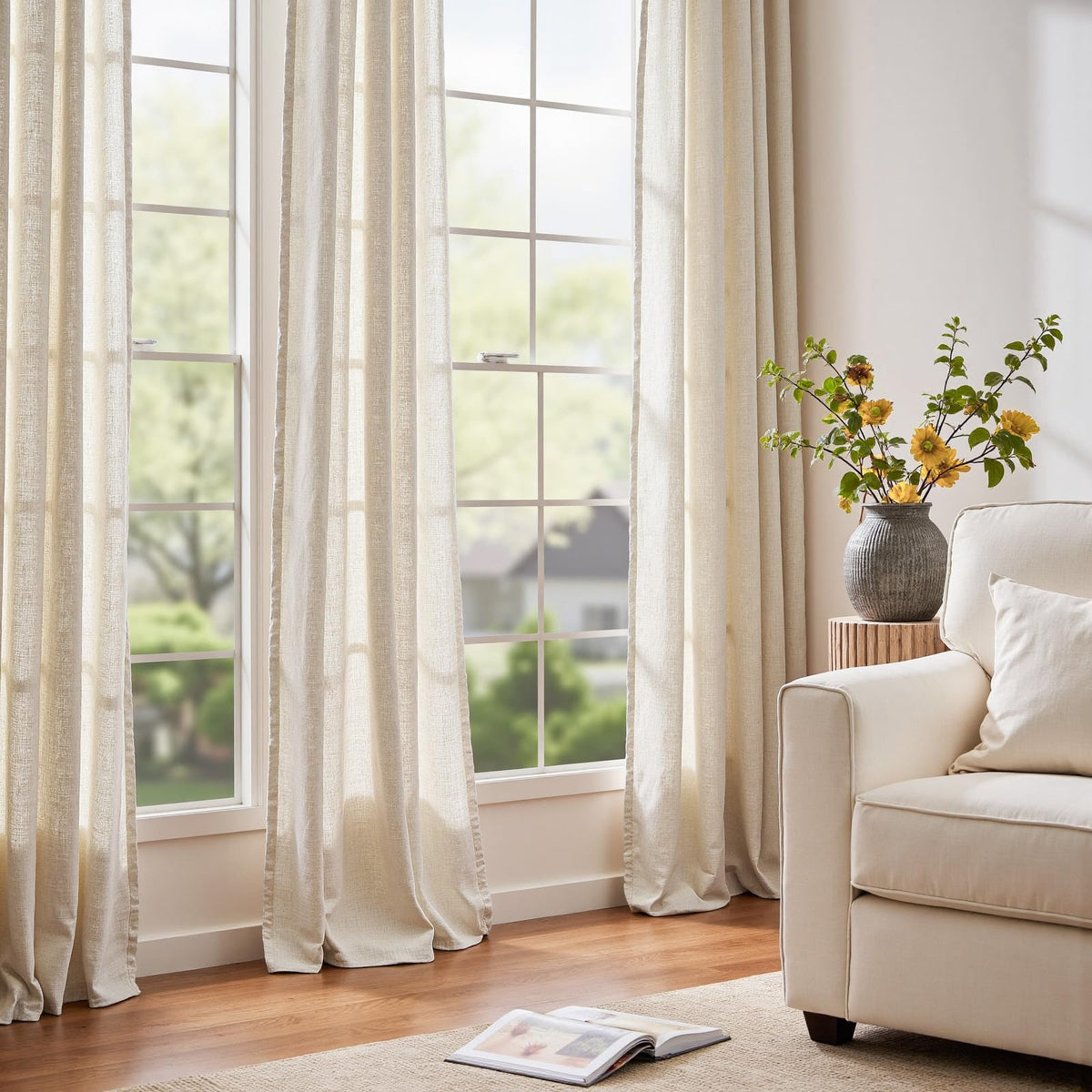 Jinchan grommet curtain offers easy hanging and a clean look