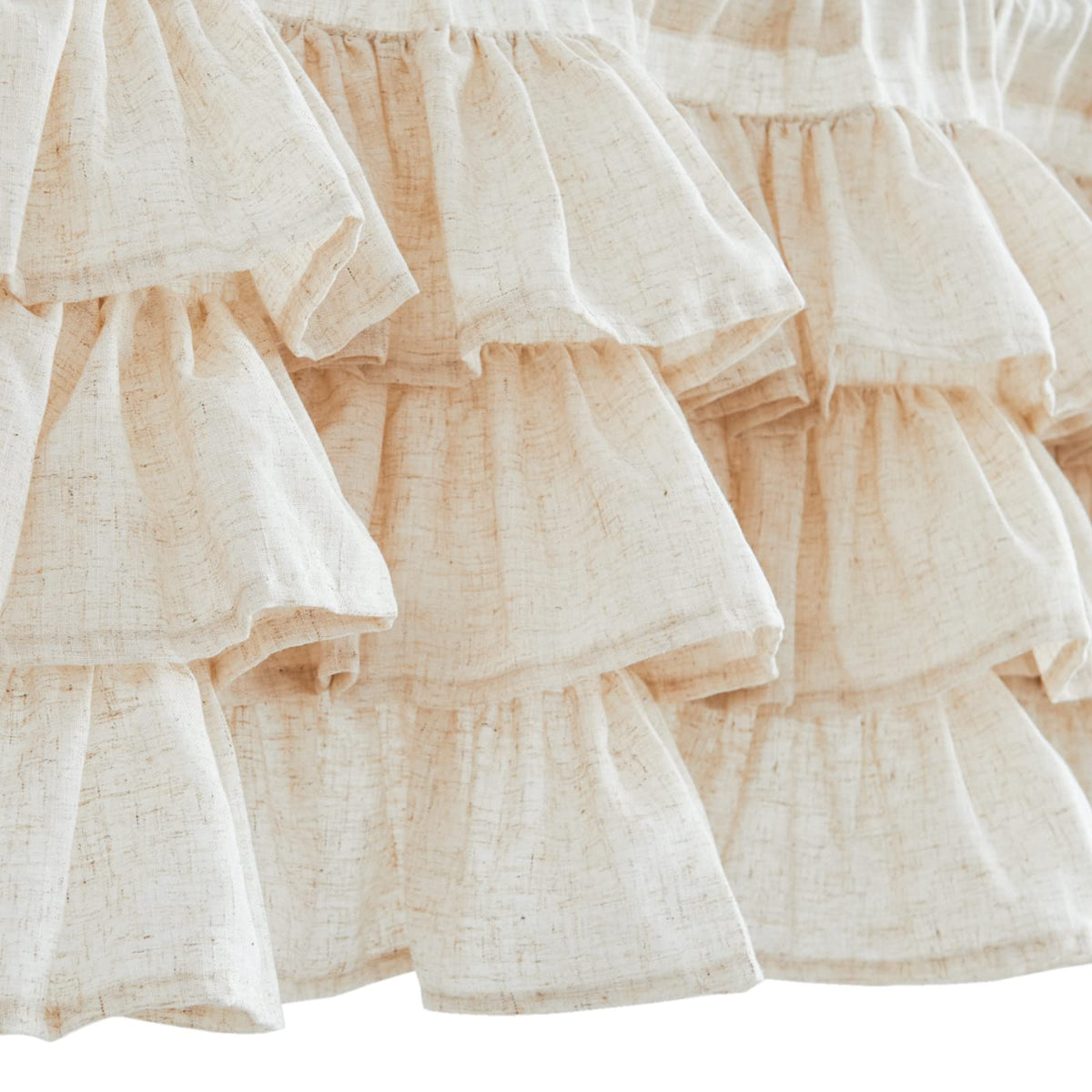 Jinchan valance with dimensional woven texture enhances living room lighting