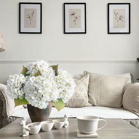 JINWOE 21-inch stem arrangement adds height to wedding table decor.