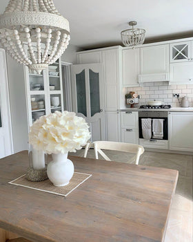 JINWOE cream hydrangea dining room display with natural texture