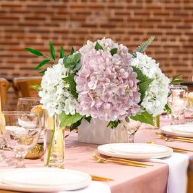 JINWOE hydrangea leaves and blossoms offer allergen-friendly decor.