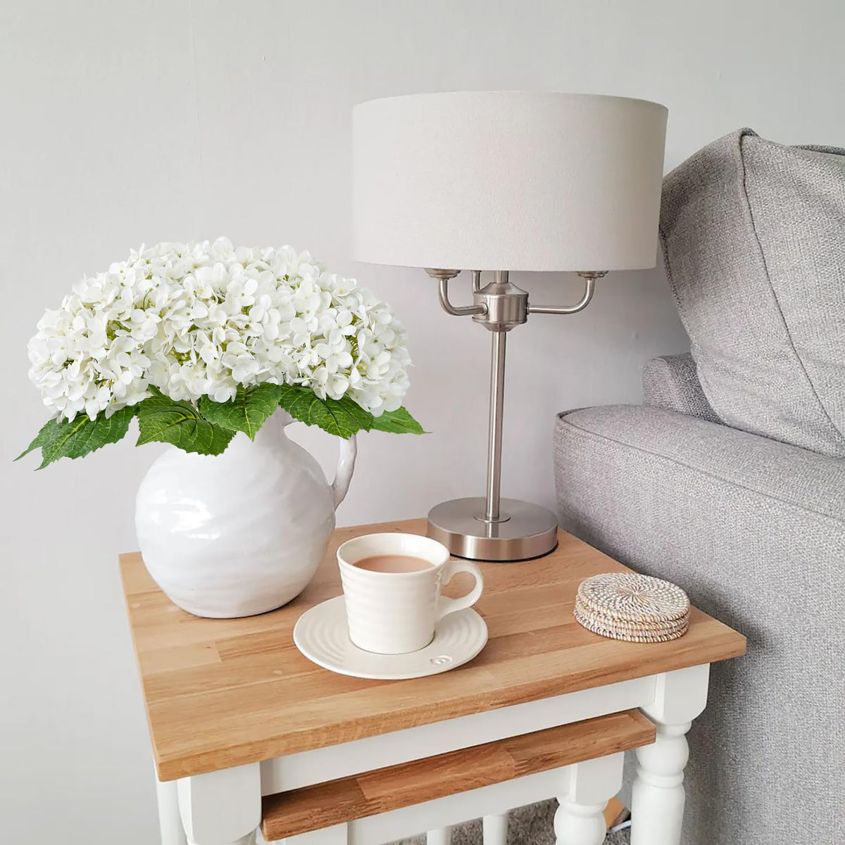 JINWOE hydrangea packaging shows separate heads and stems for safe shipping.