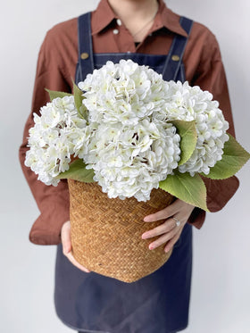 JINWOE white faux hydrangea heads for elegant, maintenance-free bouquets and centerpieces.
