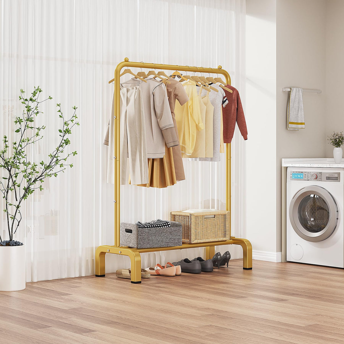 JIUYOTREE compact yet roomy wardrobe rack for coats and shirts