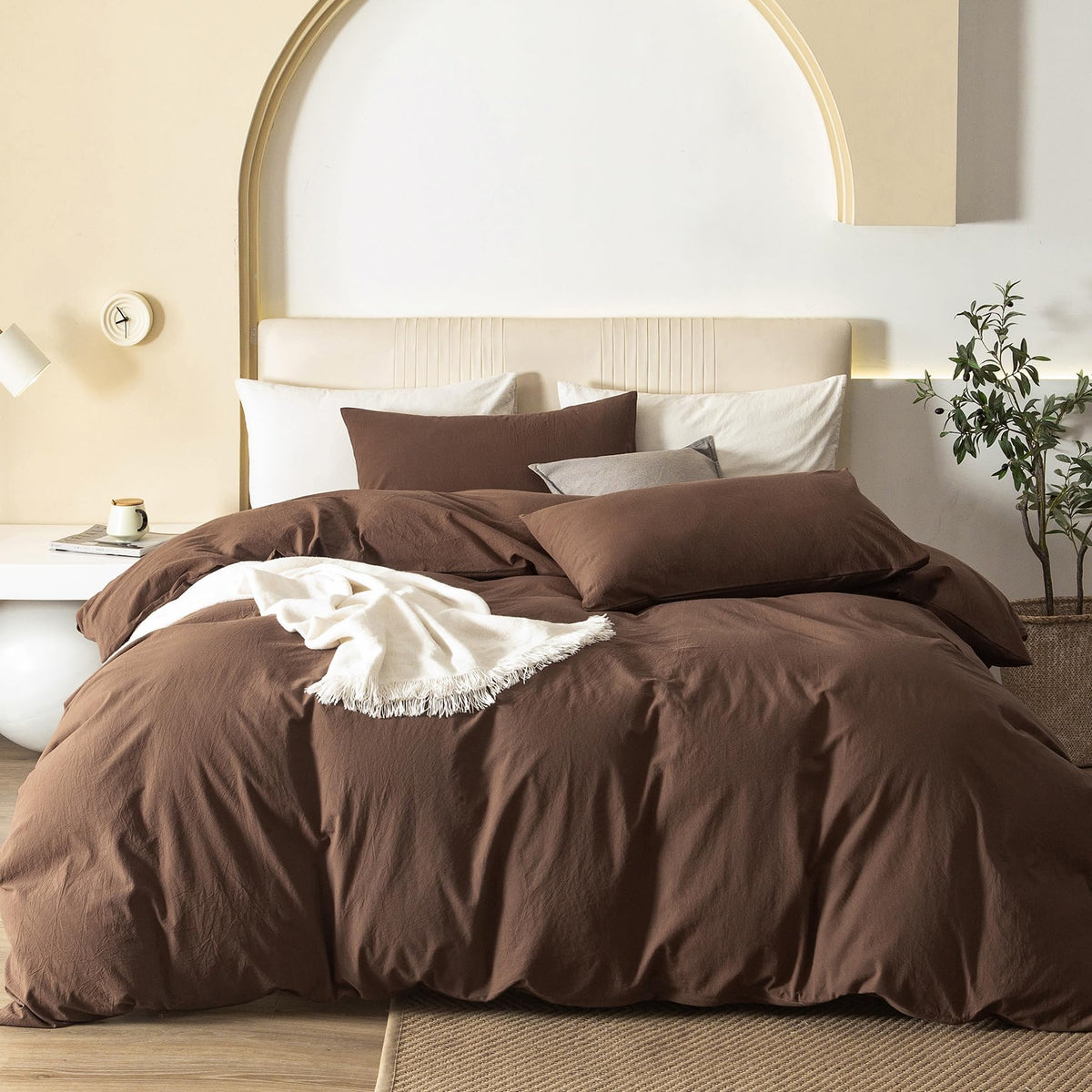 JIYUAN queen duvet cover with zipper closure for easy bed changes.