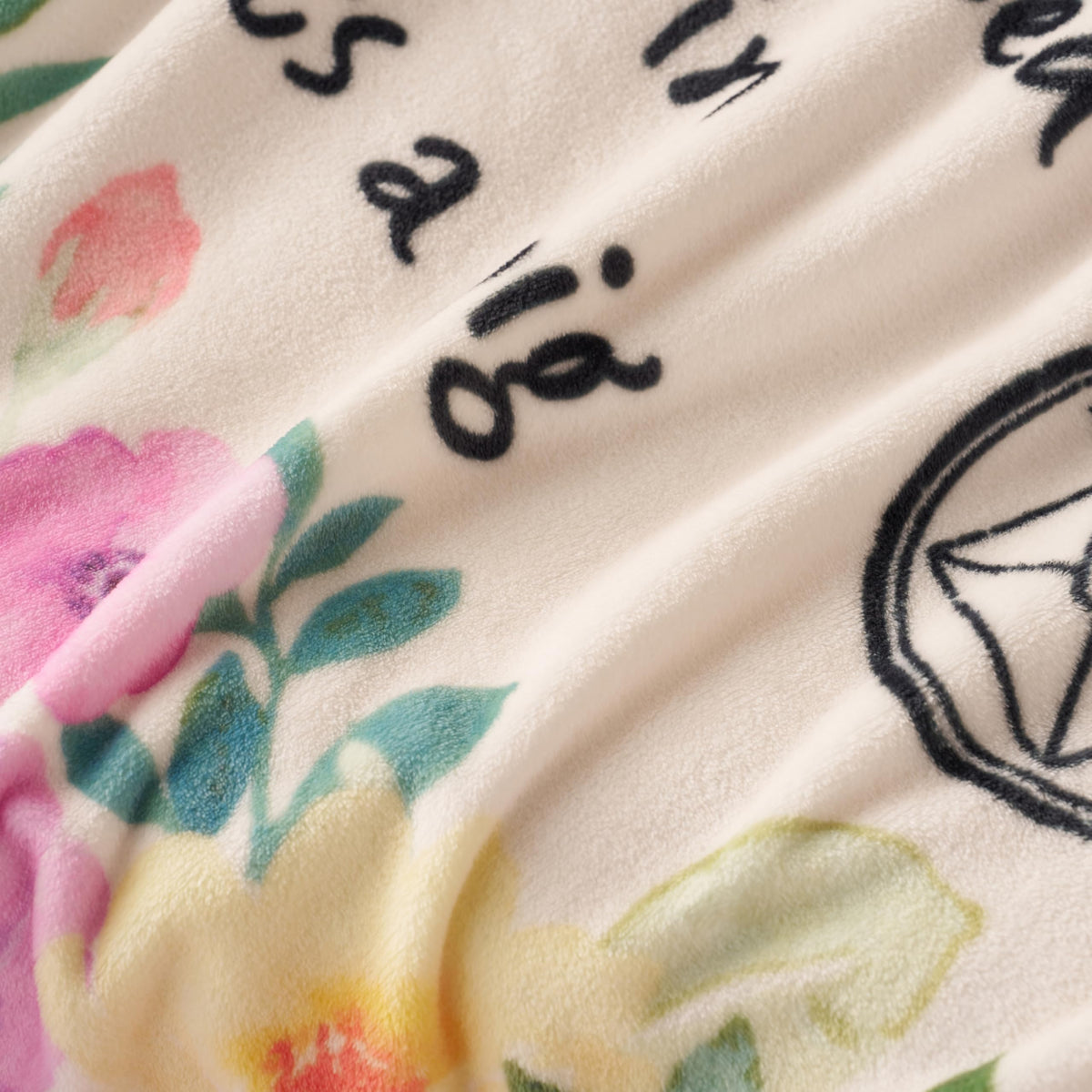 Joiedomi mom blanket is easy to care, machine washable