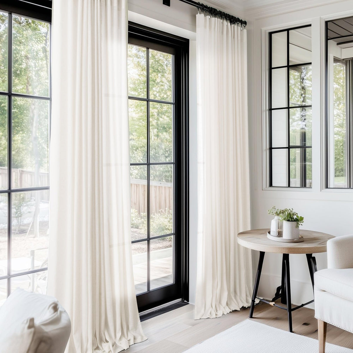 Jolilight easy-care curtains are machine washable for simple upkeep