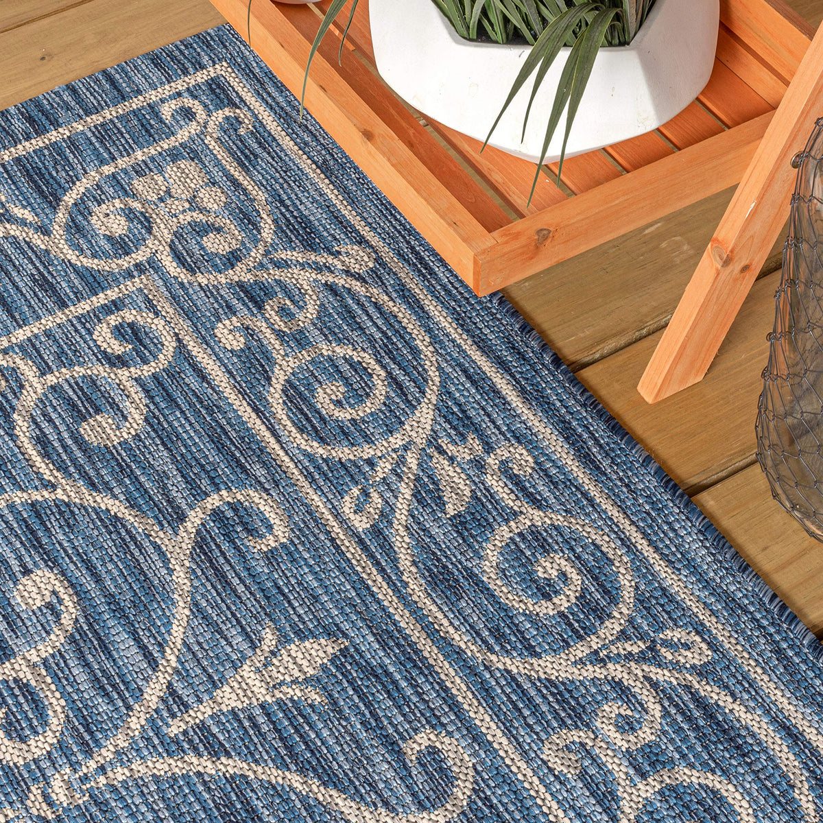 Jonathan Y easy-care outdoor rug cleans quickly with simple soap and water.