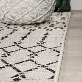 Jonathan Y indoor/outdoor versatility for porch, patio, and entryways.