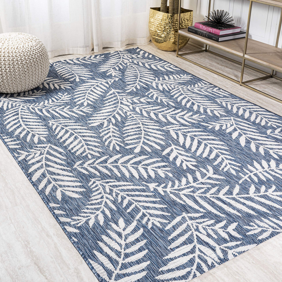 Jonathan Y flat-weave polypropylene rug resists shedding and cleans easily.