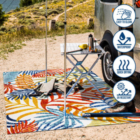 Close weave detail of Tropics rug highlights stain-resistant, pet-friendly construction.