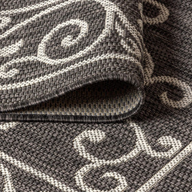 Jonathan Y high-traffic outdoor rug built for durability and daily use.