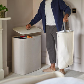Joseph Joseph Tota Trio bags with handles enable easy lifting and transport.