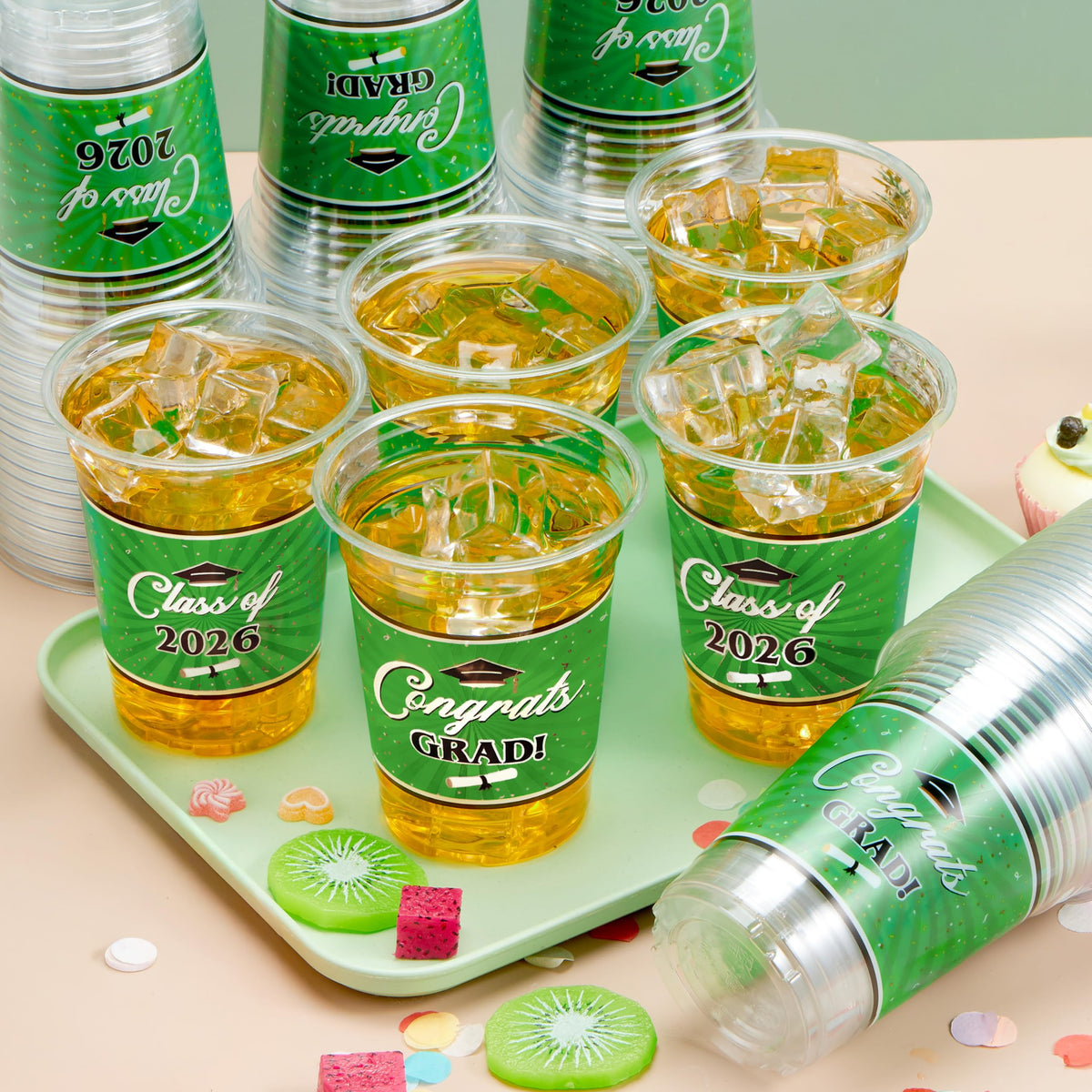 JOYIN graduation party tableware: green cups that fit cocktails, sodas, and more.