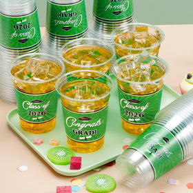 JOYIN graduation party tableware: green cups that fit cocktails, sodas, and more.