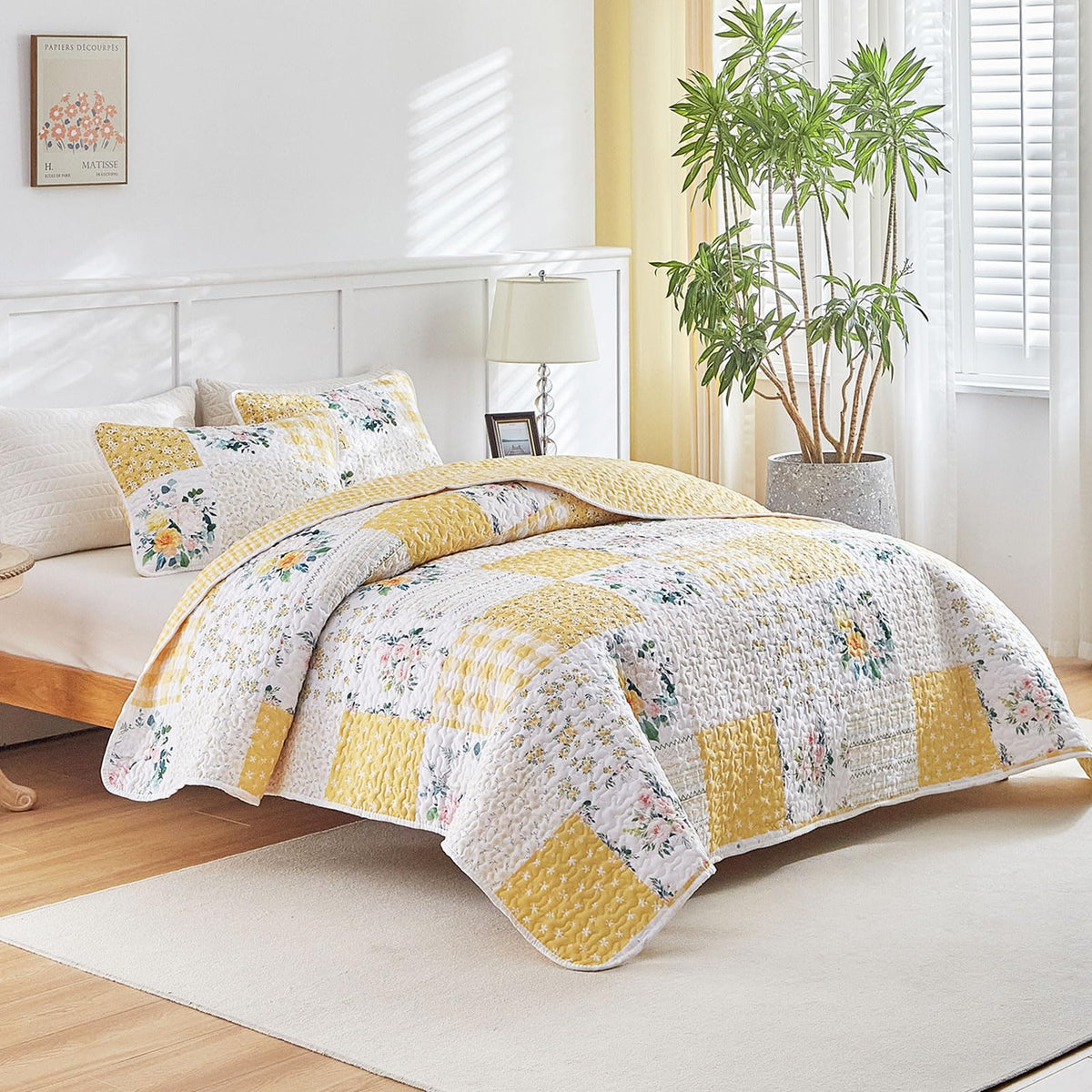 Joyreap patchwork quilt reverse side shows yellow grid pattern for versatile decor