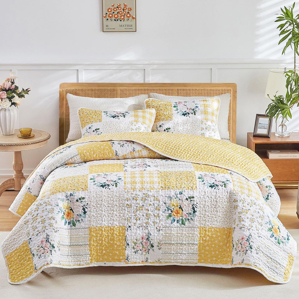 Joyreap floral patchwork quilt twin front view on bed, cozy all-season warmth.