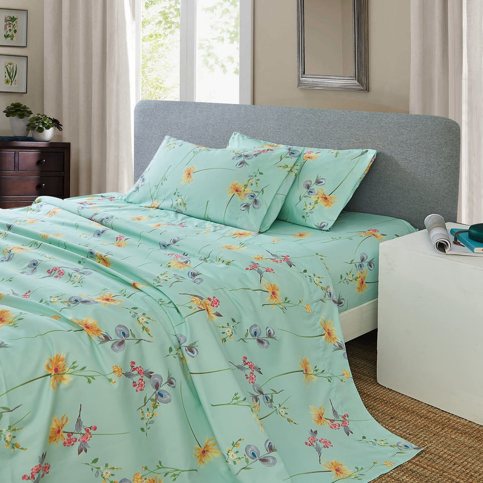 JSD Green Floral Printed Sheet Set in queen size enhances modern decor with bold botanical style.
