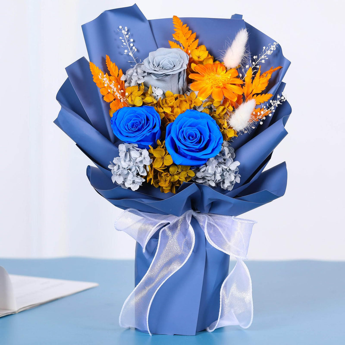 Jtoder Forever Flowers wedding centerpiece option with timeless beauty and resilience.