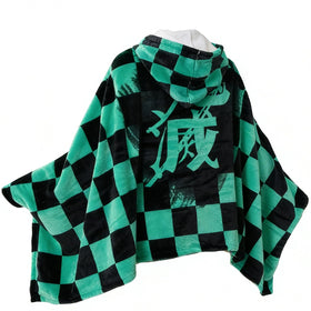 Juejuezi hooded wearable blanket in green offers cozy warmth and versatile lounging.