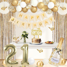 Juesly 21st birthday candles provide a classic celebratory glow.
