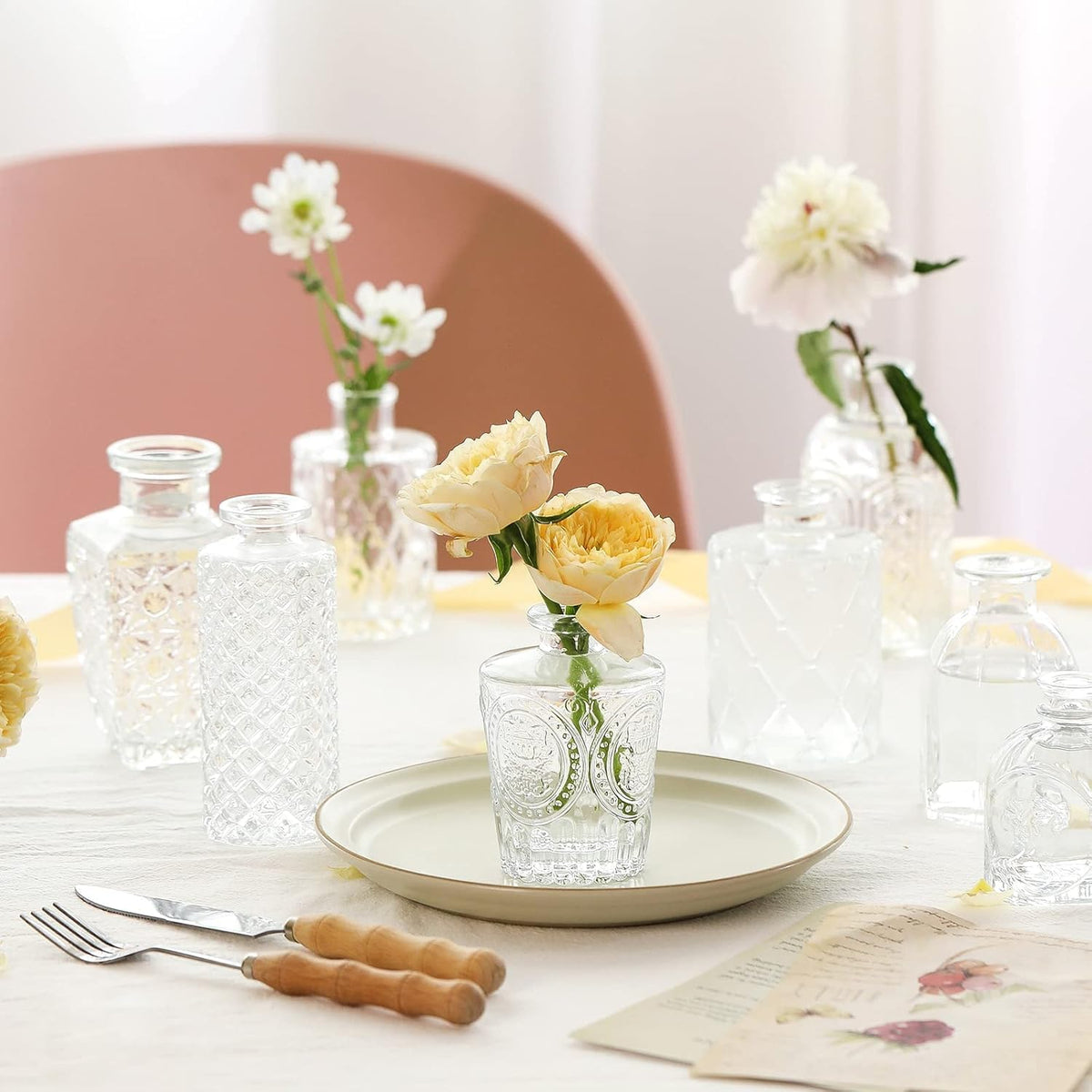JXINDUJU compact vase design fits shelves, mantels, and tabletops
