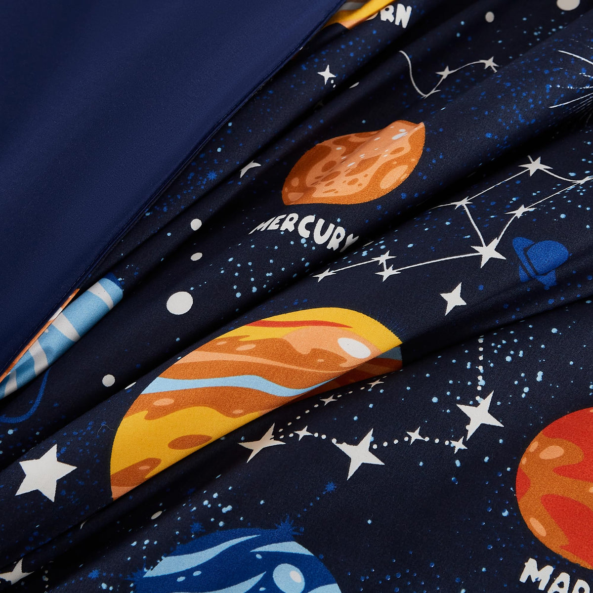 Kaleido Space bedroom-scene display shows a dreamy space-themed kid’s bed.