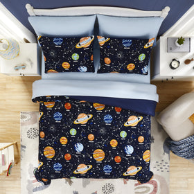 Kaleido Space durable-fade-resistant materials maintain color wash after wash.