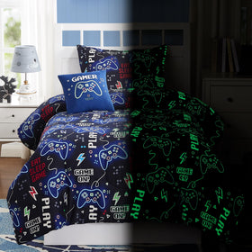 Kaleido Space glow gamer comforter twin-xl glows softly for night-time ambience.