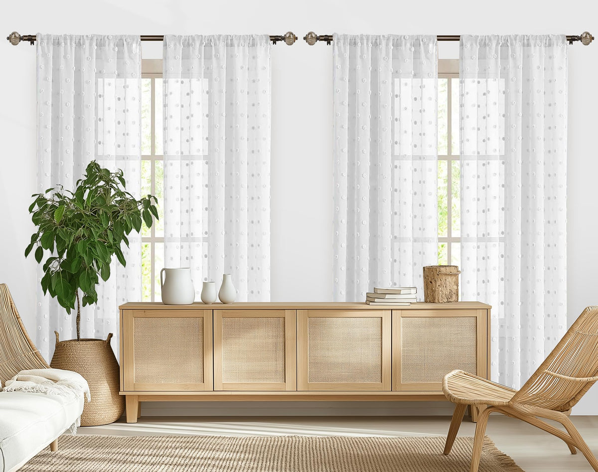 KAMANINA telescoping design eases fitting to varied openings.
