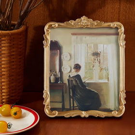 Kangce gift-ready frame in ornate style, perfect for holiday gifting.