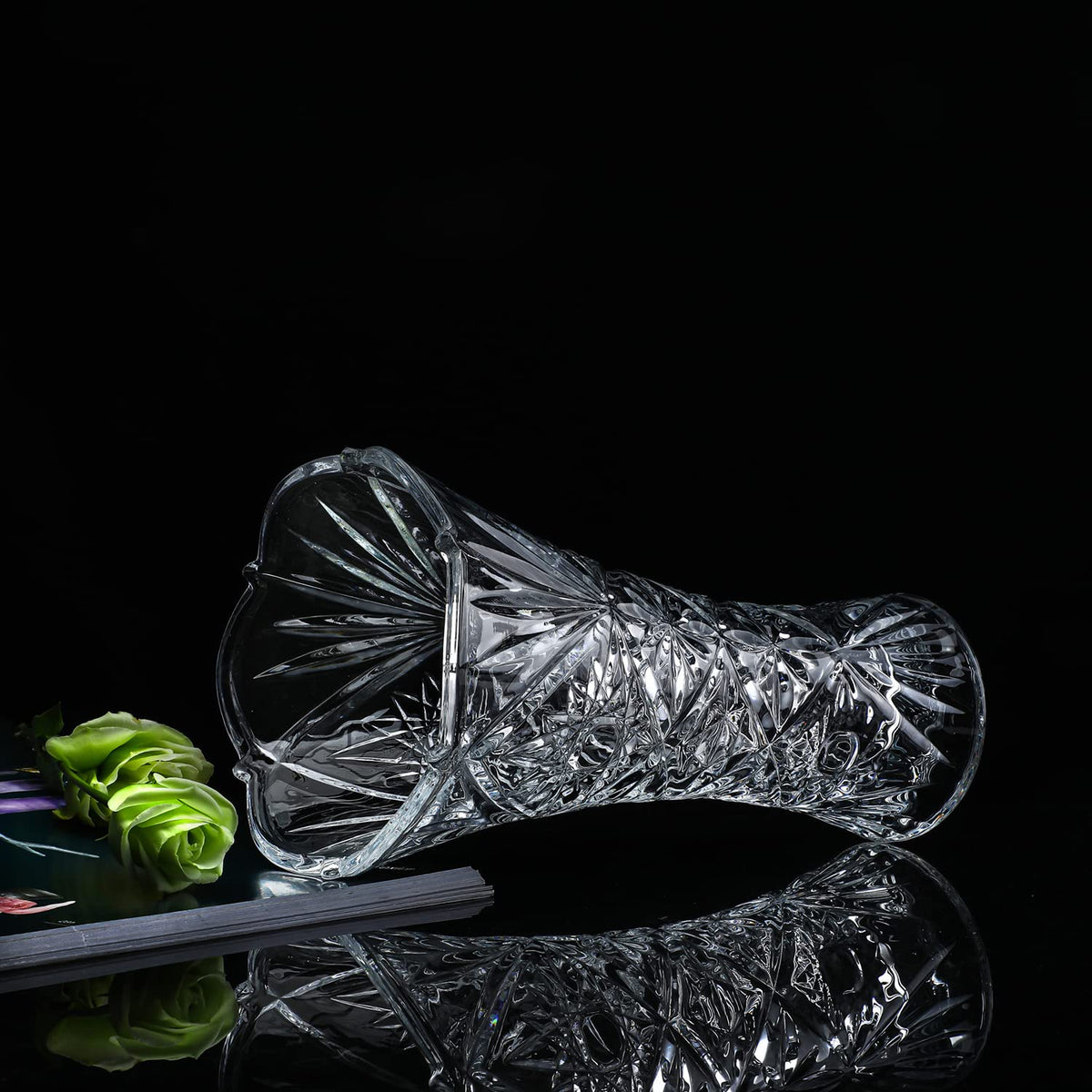 Family-friendly Kanpura vase with durable, safe glass