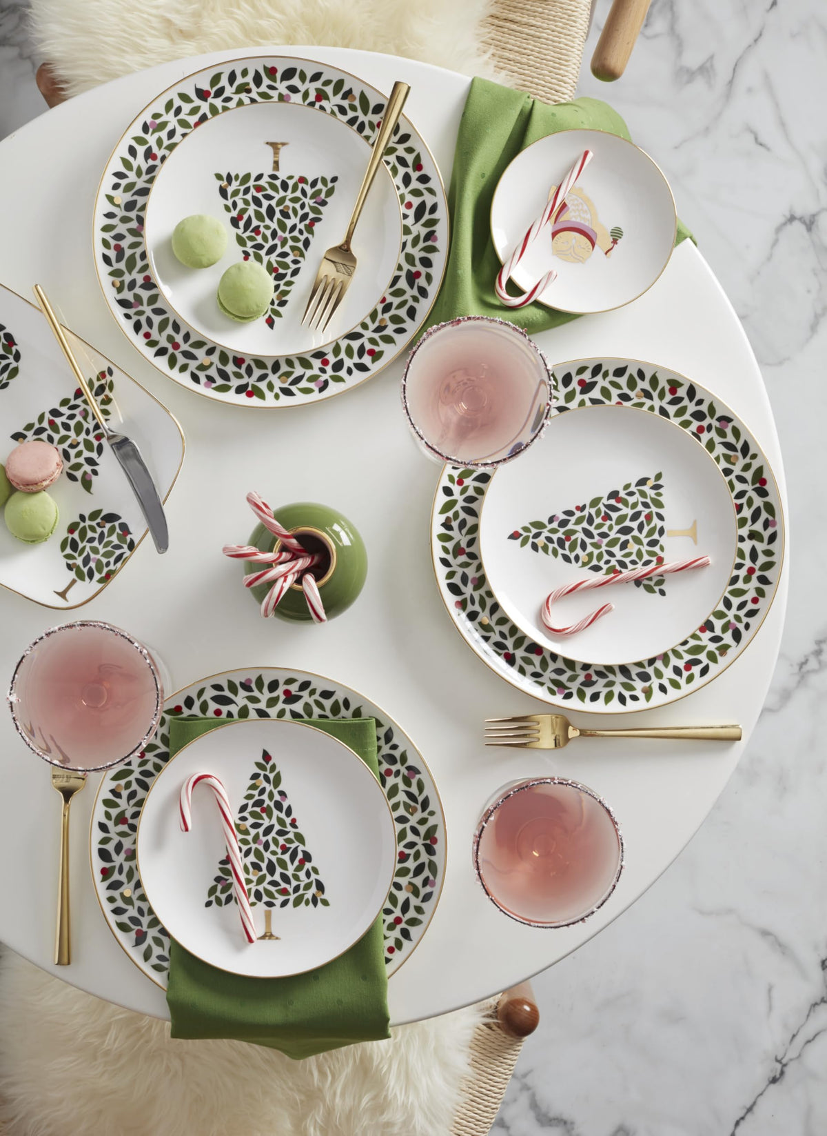 kate spade green Make It Pop vase pairs with stems for gifts.