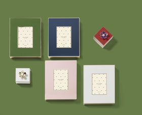 Kate Spade New York Make It Pop Floral Box close-up enamel detailing