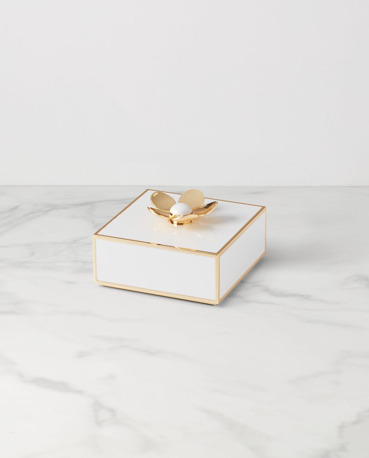  kate spade new york Make It Pop Floral Box lid open for display
