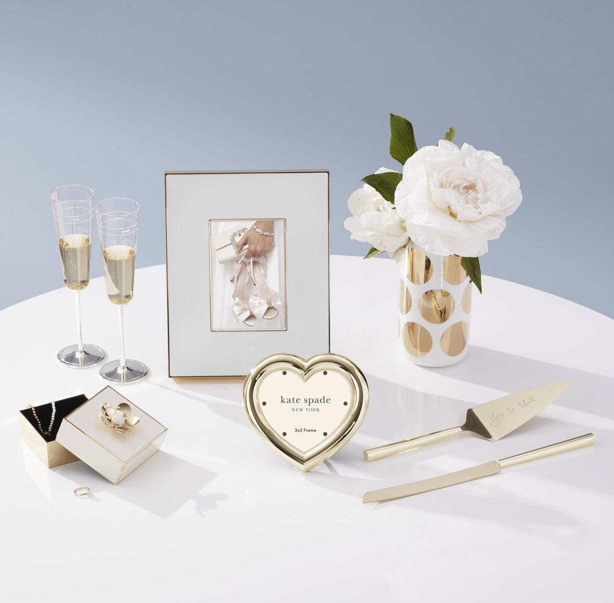 Kate Spade New York Make It Pop Floral Box materials: stainless steel and enamelware