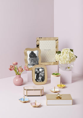 kate spade new york pink Make It Pop small vase edge detailing reflects elegant porcelain finish