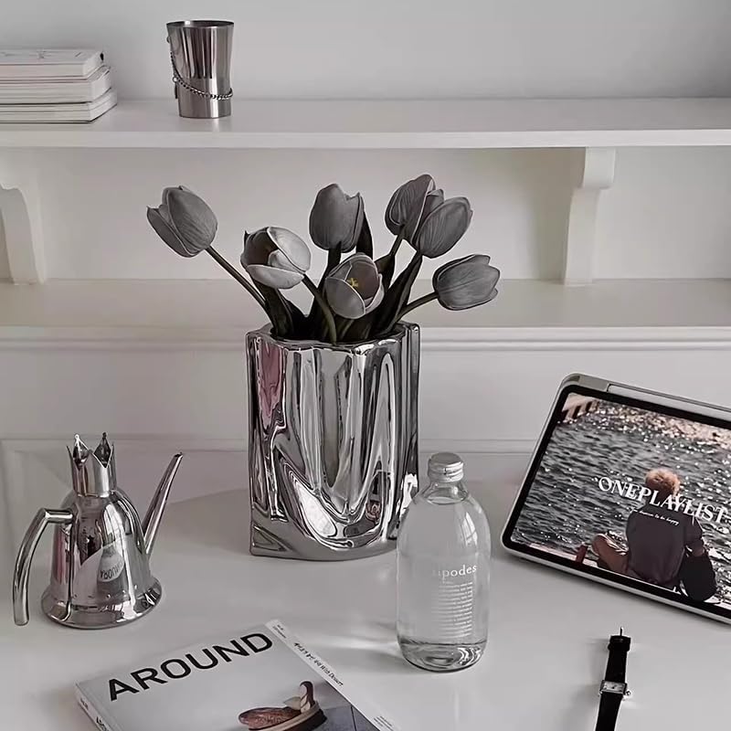 Katoonx durable ceramic construction supports long-term display