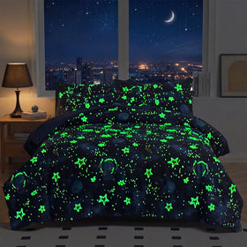 Kautudrum gift-ready space bedding set makes a thoughtful surprise for young dreamers.