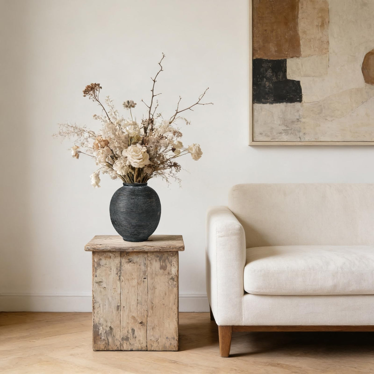 Kayolin vase in entryway decor for a warm welcome.