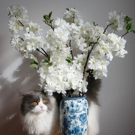 KBREE long-lasting artificial flowers stay vibrant year-round