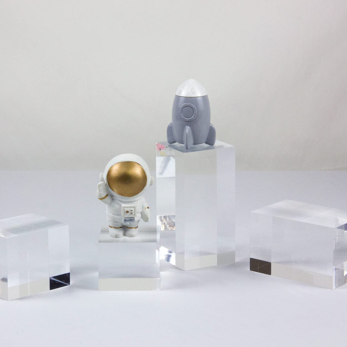 KCGANI clear cube closeup reveals high-definition transparency for crisp visuals.